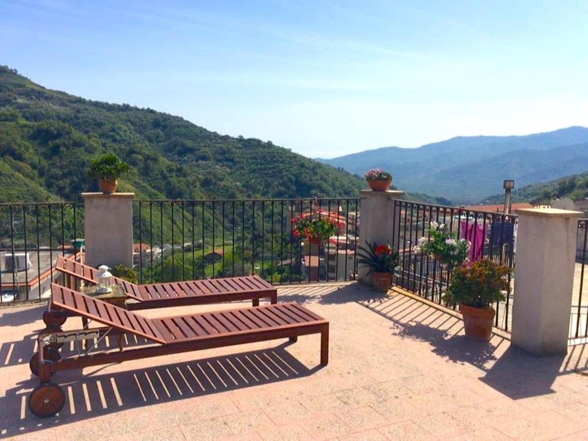 Palazzo Cutrufelli Appartement Graniti Buitenkant foto